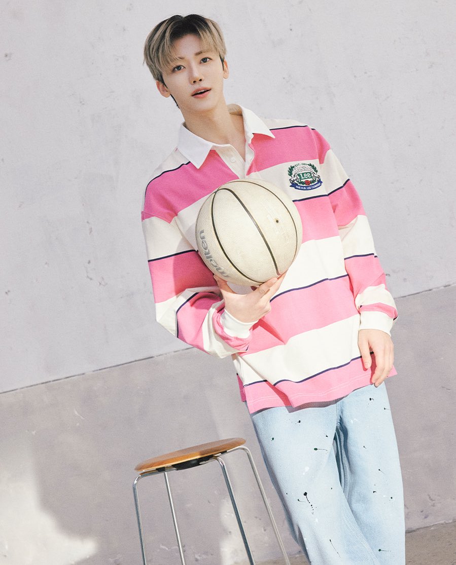 jamong1323's tweet image. Lee Jeans 재민이🩷

럭비 긴팔 티셔츠 핑크

#JAEMINxLeeJeans #JAEMIN #재민