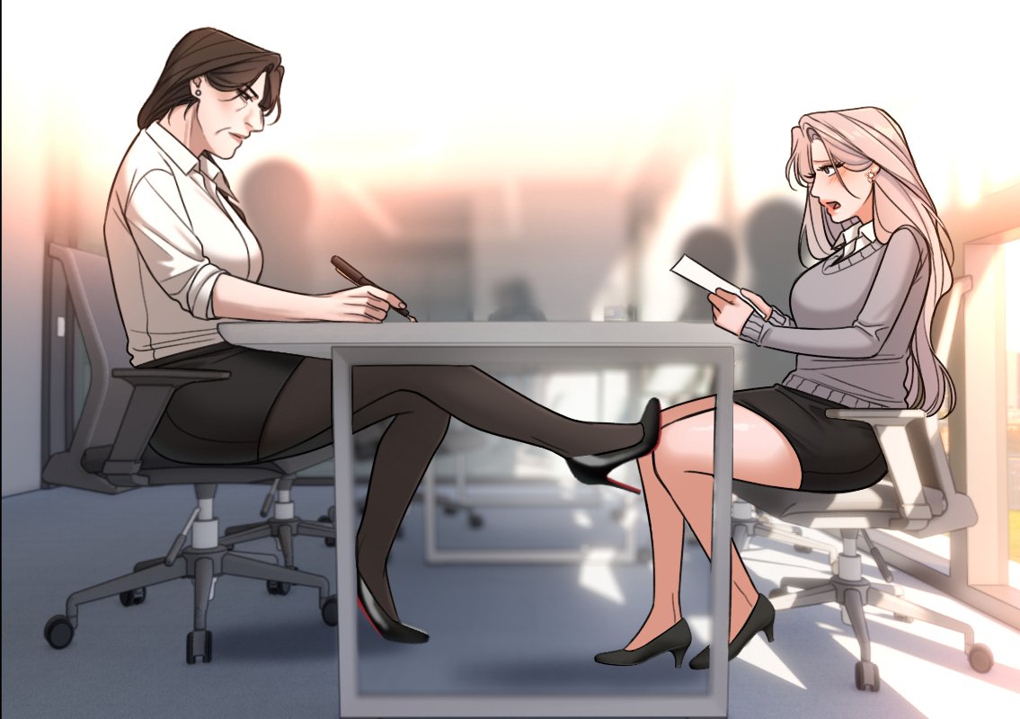 Playing footsie with the Boss~ 👠#gl