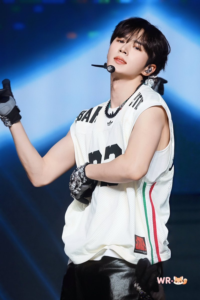 Junchacco01's tweet image. 250113 쇼케 

아침에 WR님덕분에 행복하게 출근했다 🧎🏻🤍

#준서 #JUNSEO 
#알파드라이브원 #ALPHADRIVEONE #ALD1