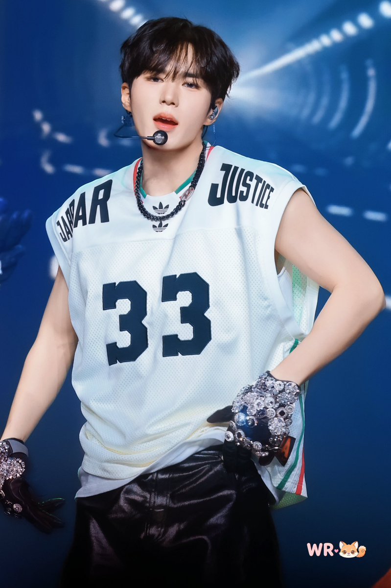 Junchacco01's tweet image. 250113 쇼케 

아침에 WR님덕분에 행복하게 출근했다 🧎🏻🤍

#준서 #JUNSEO 
#알파드라이브원 #ALPHADRIVEONE #ALD1