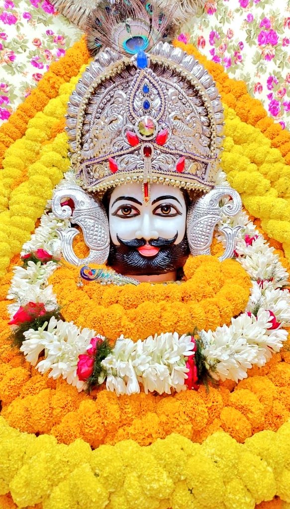 खाटू श्याम के दर्शन के मन में शांति बनी रहती है।
जीवन में सच्चाई का प्रकाश छाया रहता है।
जय ही खाटू श्याम जी 
#खाटू_श्याम