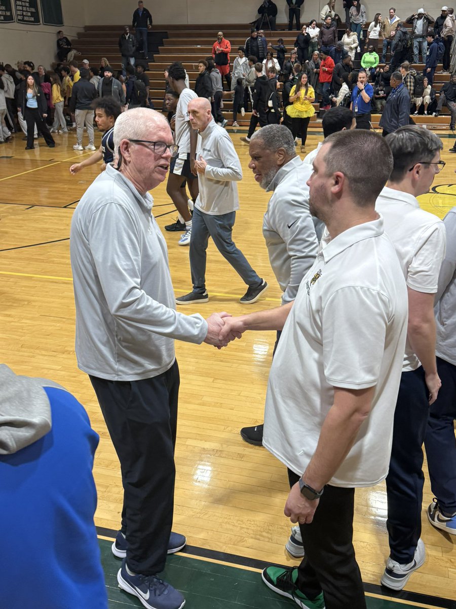 CapitolHoops's tweet image. FINAL

Magruder 73
Damascus 58

Magruder
Jonah Wertlieb 26
Alan Burt 22
Zeke Dabbondanza 11

Damascus
Jayden Thompson 21
Tony DeStefano 12
Avery Richardson 10

Damascus