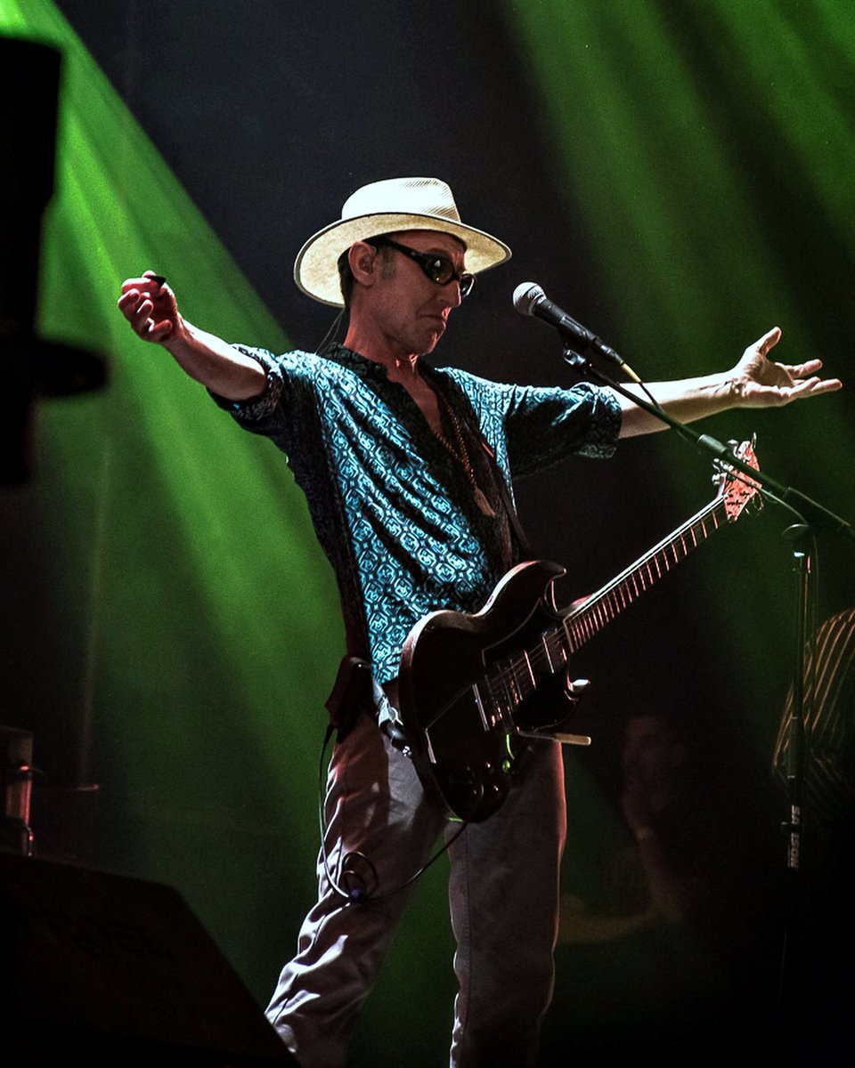 Feliz Cumple Capitán. 
Que tu música nos acompañe siempre.