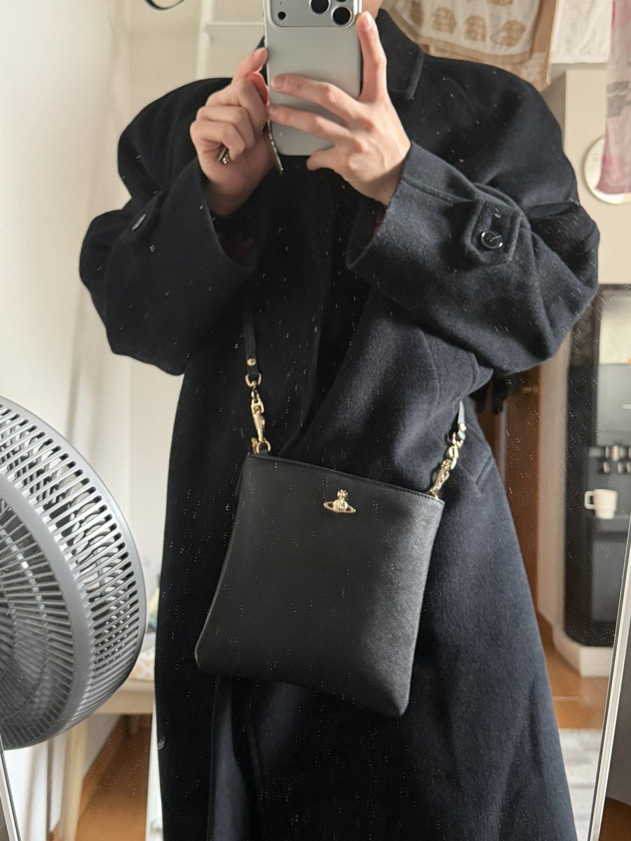 遅めのコート出しました。🧥
冬ですね🪾❄️