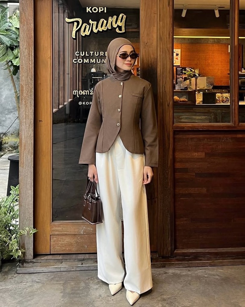 sserawl's tweet image. neutral outfits that never go out of style💫