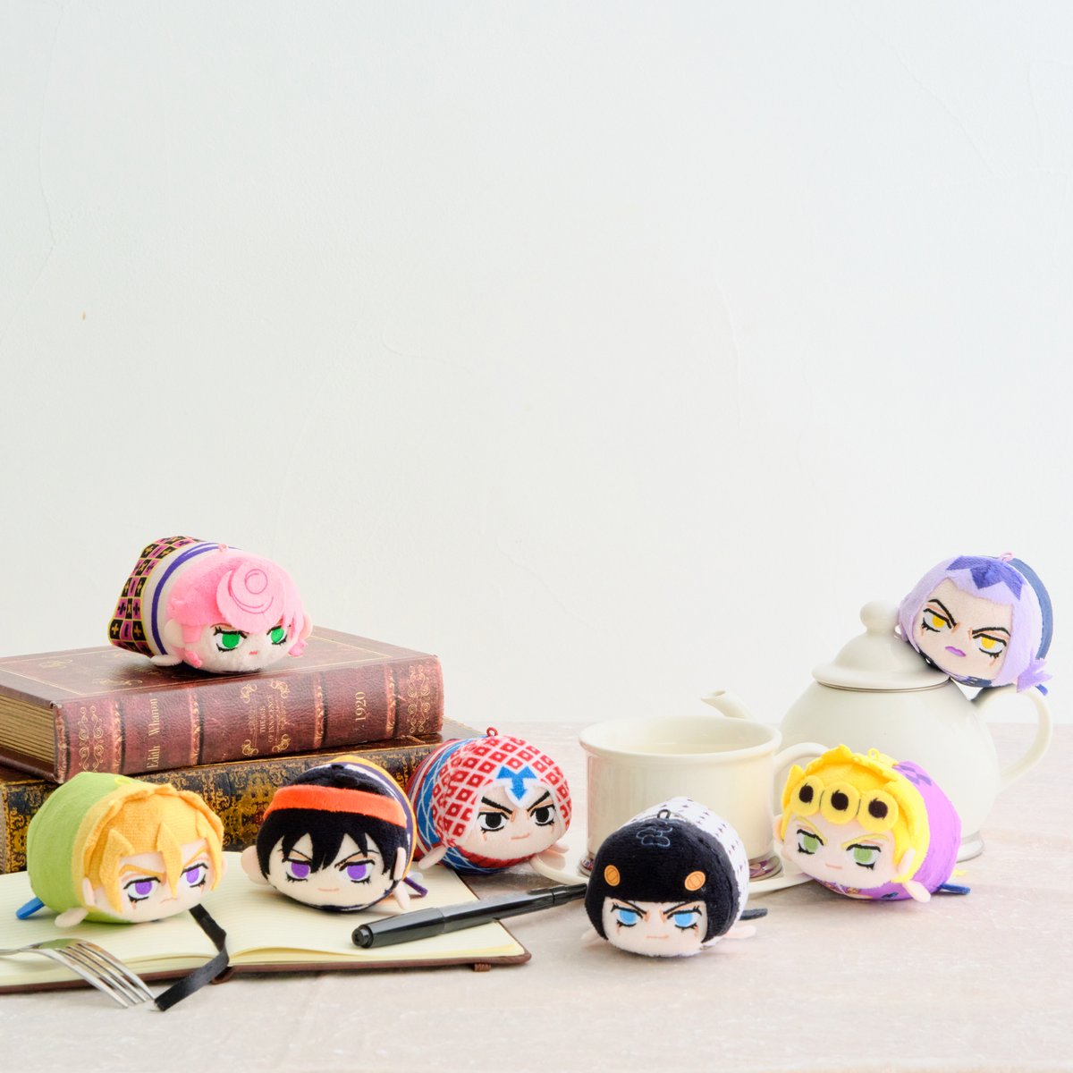 ⭐1/23(金)発売新商品を紹介⭐

／
　ぽてコロマスコットミニ３
＼

ジョジョの奇妙な冒険の【ぽてコロマスコット ミニ】が登場！デフォルメされたキャラクター達がコロコロ転がってかわいい！

※1/23は事前受付、1/24〜1/25は整理券による入店となります。

☑️公式サイト
bandainamco-am.co.jp/official_shop/…