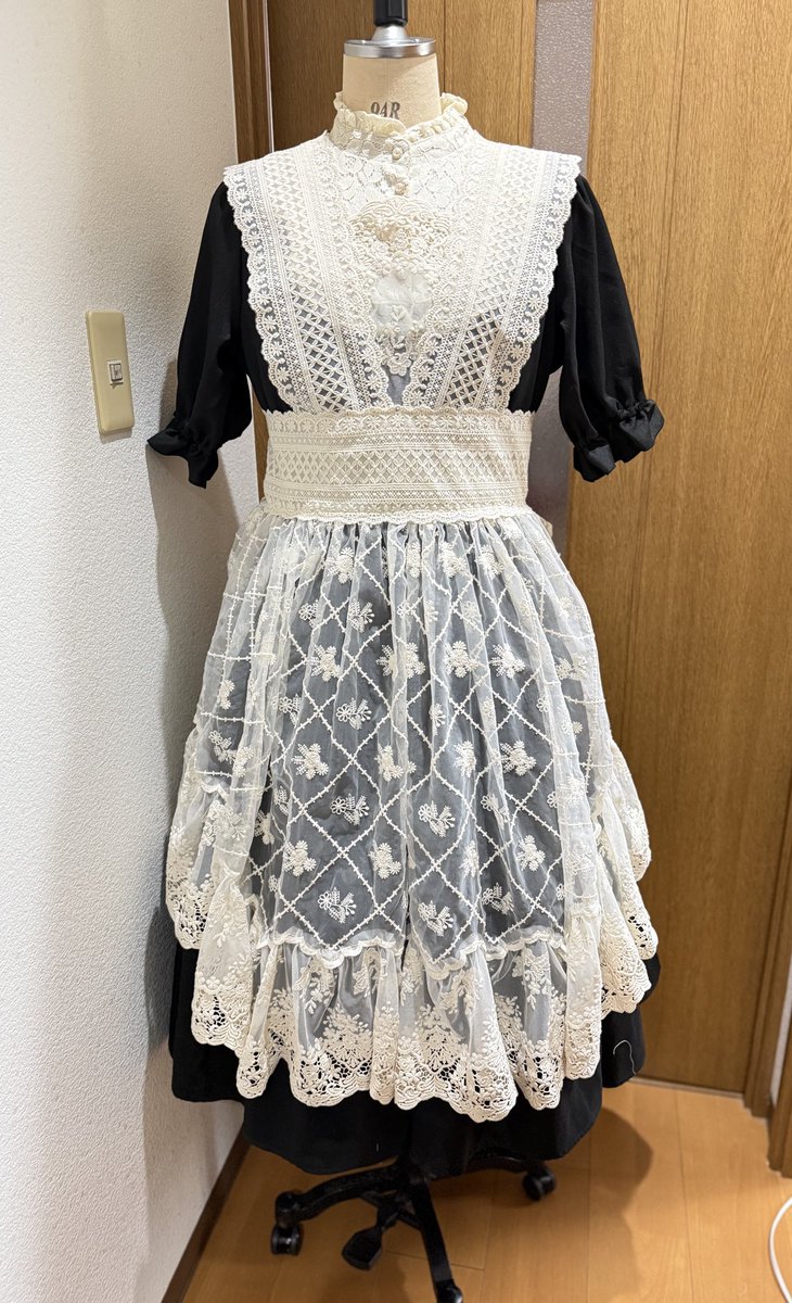 OR_Chelseah's tweet image. Élise（エリーズ）のレースタブリエ
シルエットと分量を何度も調整して、やっとサンプルまで仕上げる事が出来ました😂
何回解いたか、、、めげかけましたが、何とか形になりました☺️
もう一度型紙に起こし直してトワルして、シルエットみて仕上げていきます！
いかがでしょうか♪
#Je_embellir製作中…