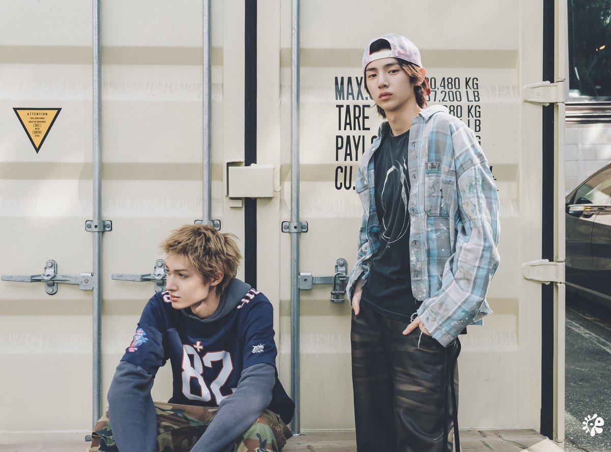 Juhbon's tweet image. it’s not a magazine cover, but looks like one, no? my chemistry with twinski is out of this world.