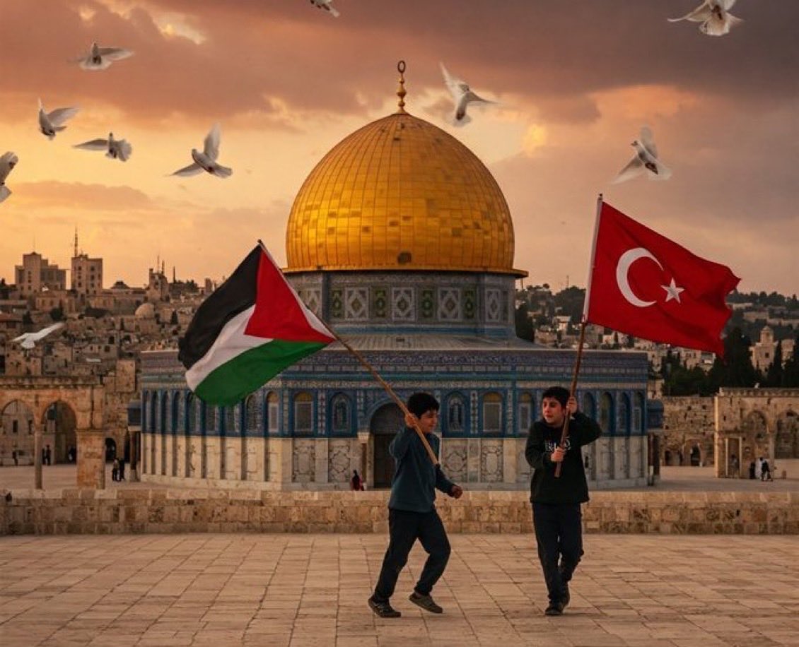 Bu akşam insanın yüceler yücesine yükseliş gecesi…
Sınırların aşılması ve hakikate ulaşılması…

Rabbimiz’le her gün 5 kez buluşmamızın vasıtası namazın armağan edilmesi…

İsra, bütün putlara “hayır!” demenin 
Miraç, yalnızca Allah'ın önünde boyun eğmenin 
insanı