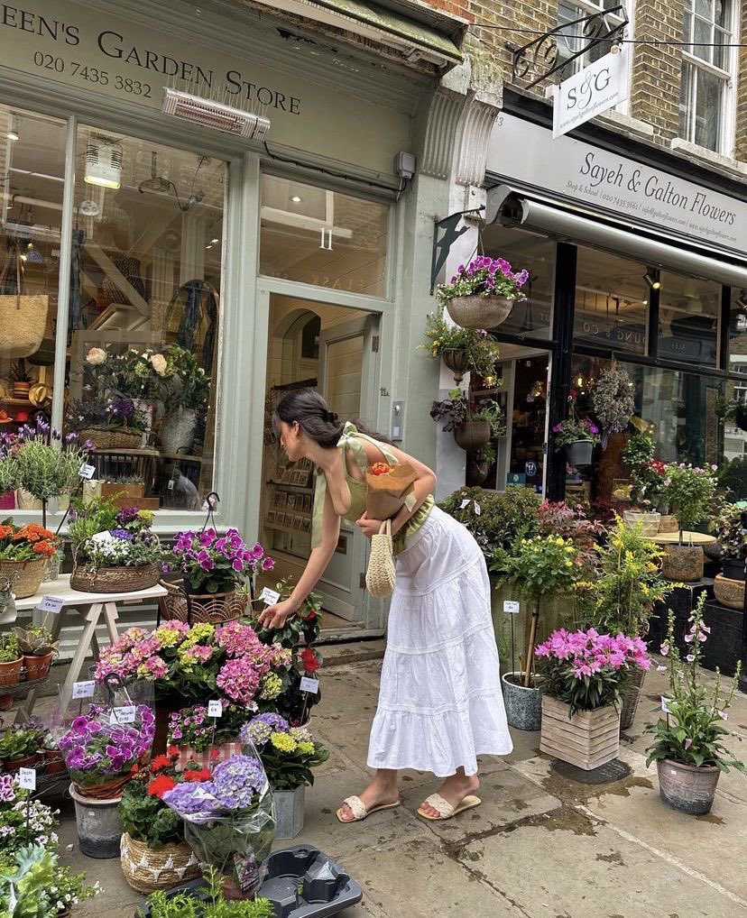 Diorgirlx's tweet photo. flowers https://t.co/Y98aPY4ql7