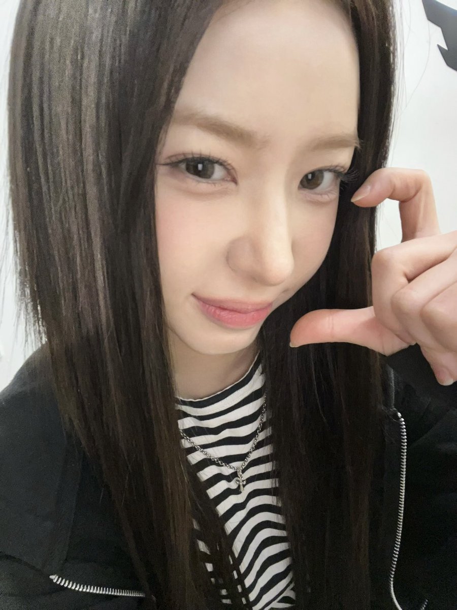 BADVILLAIN_twt's tweet image. 보고 싶은 빌리온! 많이 사랑해요🤍

#빈 #Vin
#배드빌런 #BADVILLAIN