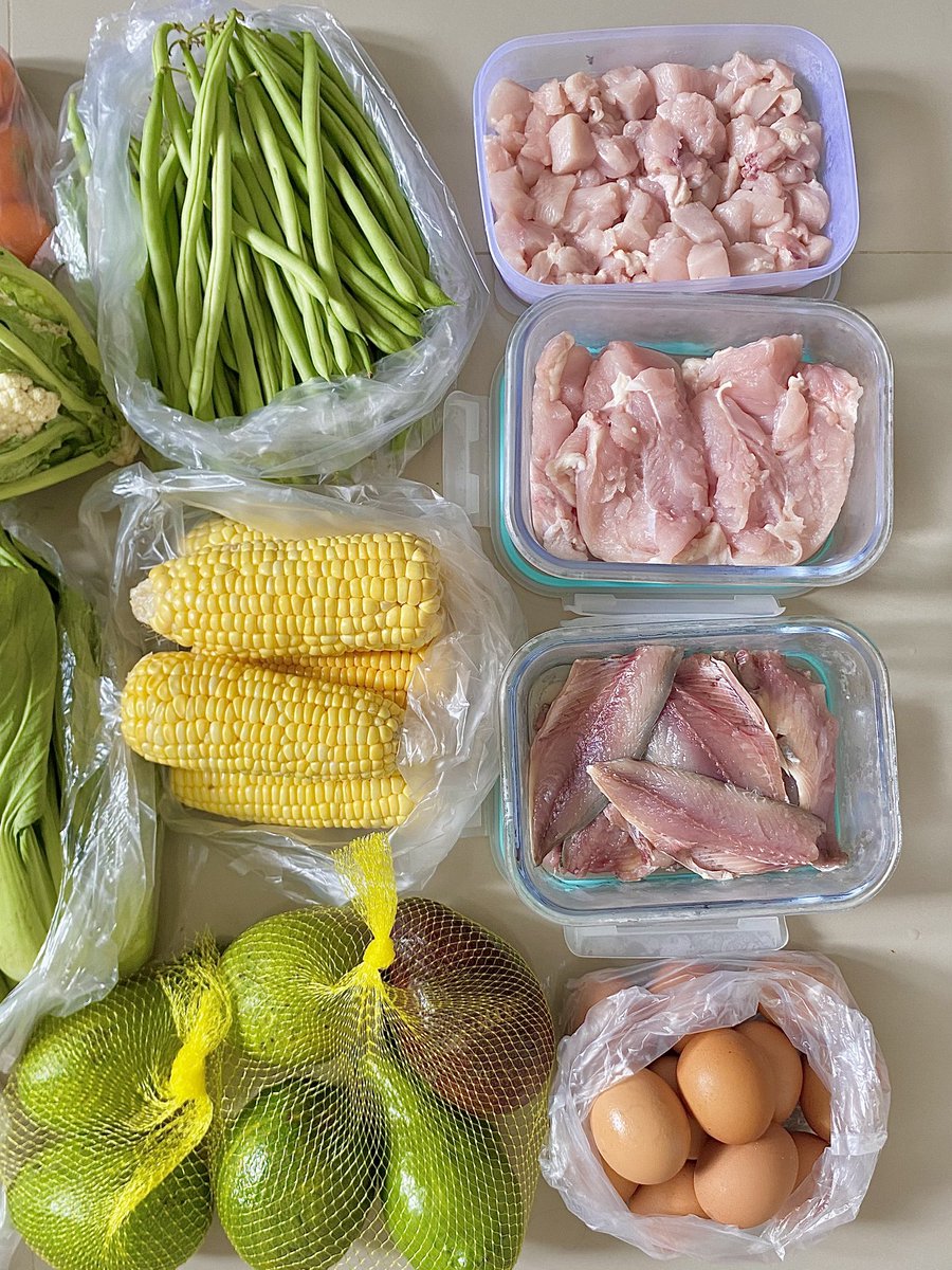 Yowesfine's tweet image. Dulu pernah super hemat, budget beli makan di warteg maksimal 30k/hari trus aku ended up malnutrisi 😭

Sekarang gamau lagi kayak gitu lagi.. jadi inilah meal prep ku setiap minggu, protein wajib melimpah. Budget belanja bulanan 1,5jt untuk SENDIRI 🥹