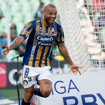 FerSalinasCruz's tweet image. Yo no quisiera a Joāo Pedro para @Rayados (bueno la verdad si) … quisiera al que lo visoreo, lo negocio y convenció de venir a San Luis ….

Se necesita a la gente correcta en los puestos correctos @FilizolaM