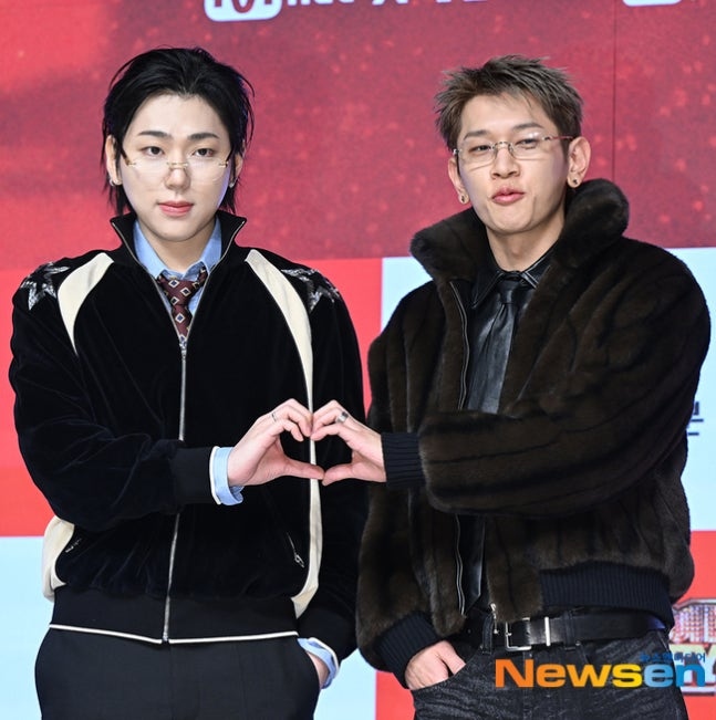 Kstyle_news's tweet photo. 【PHOTO】Block B ジコ＆パク・ジェボムら「SHOW ME THE MONEY」シーズン12の制作発表会に出席

▼ソロカットあり💥
https://t.co/SR0zvinKCK

#ZICO #パクジェボム #CRUSH #SHOWMETHEMONEY12 https://t.co/NjvnRiF96J
