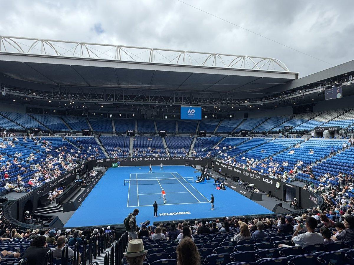 Last day of Qualifying here at the Aus Open! It’s pretty busy. I am already dreading next week 😂😂