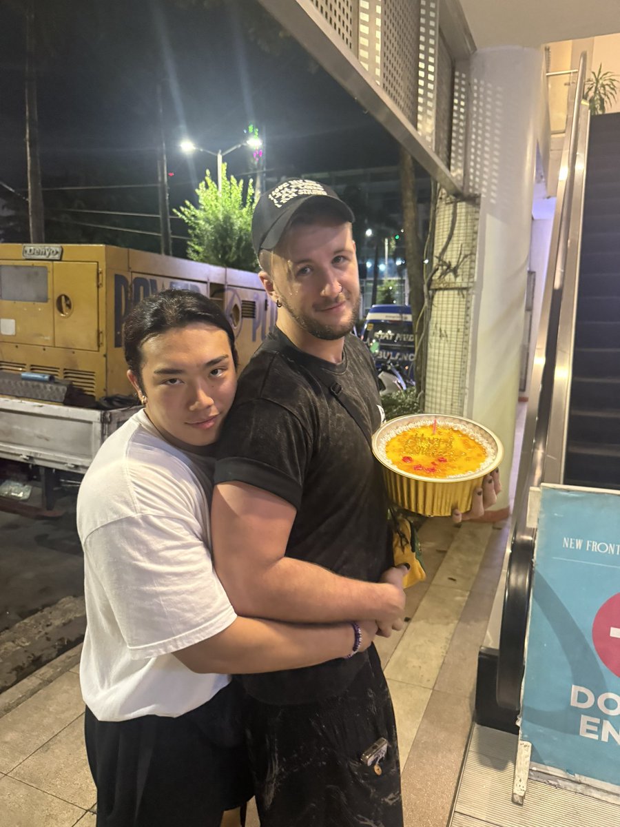 murasakiiart's tweet photo. Not even been a month and I already miss my comfort duoโฆ.. #toosalty ๐ญ https://t.co/cjRKiDcWLO