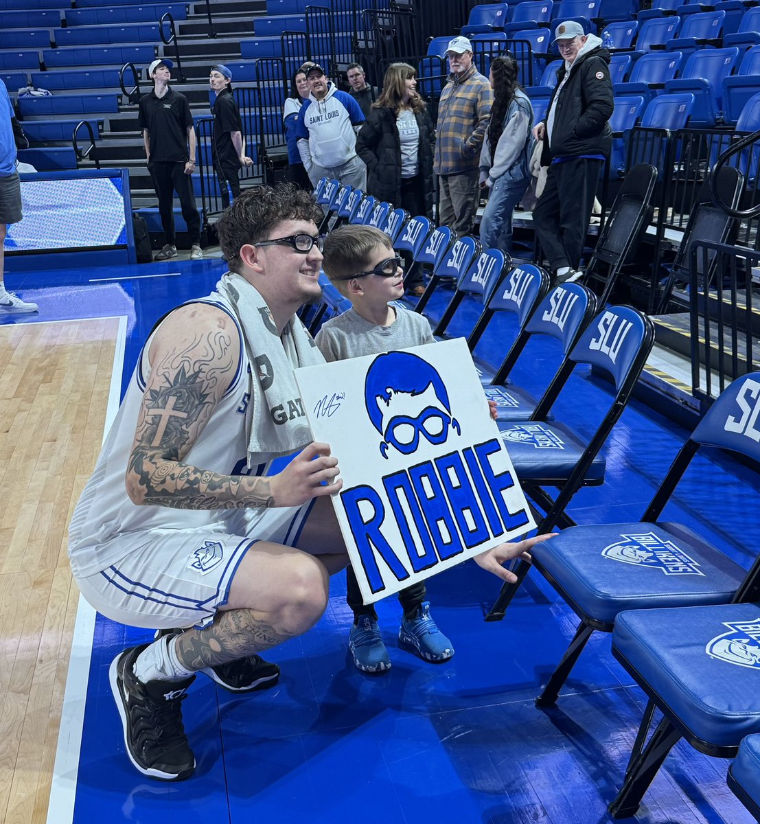 Ackerman1120's tweet image. 16-1. 👓 @SaintLouisMBB