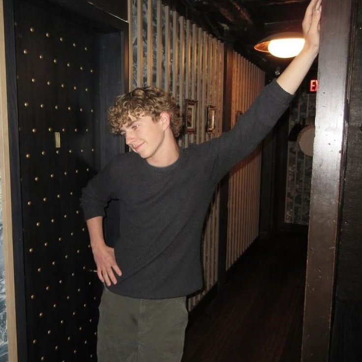 ، ᵀ͟ᴴ͟ᴱ ⋆ 𝗦𝗨𝗡𝗥͟𝗜𝗦𝗘 ᵎ tweet media