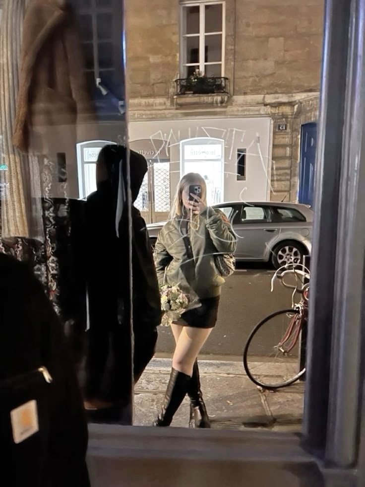 docildes's tweet image. aniversário do meu ray mitudo maria vai com as outras te amo muito o textinho fica pra amanhã porque tô acabada de sonoh