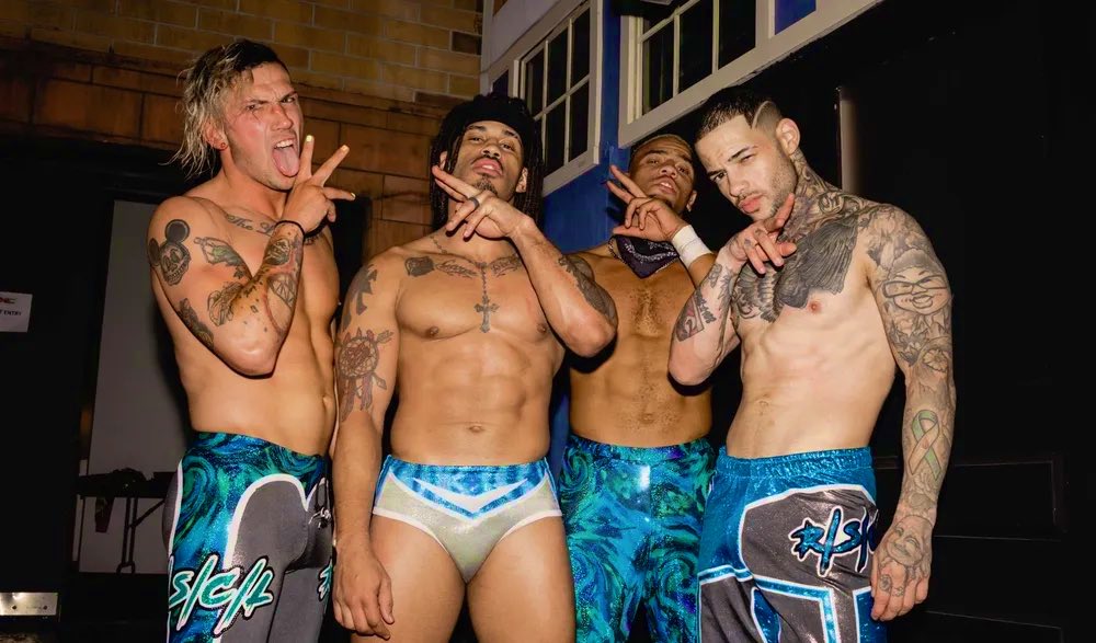 ushigoroshi89's tweet image. this mf tony khan just signed all of them in the span of 5 days