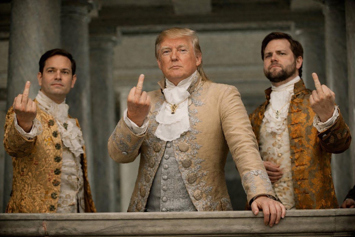 cecegkh's tweet image. Only Trump could make flipping the bird great again!

And yes, I voted for this!  🖕🏻