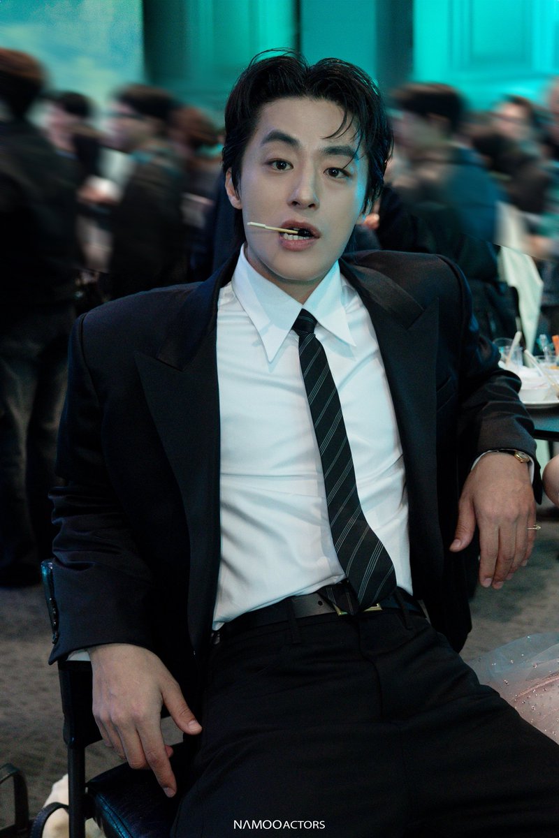 zatboong's tweet image. 정말감사하고
현상이형같다
립밤퍼포때문에한열다섯배쯤