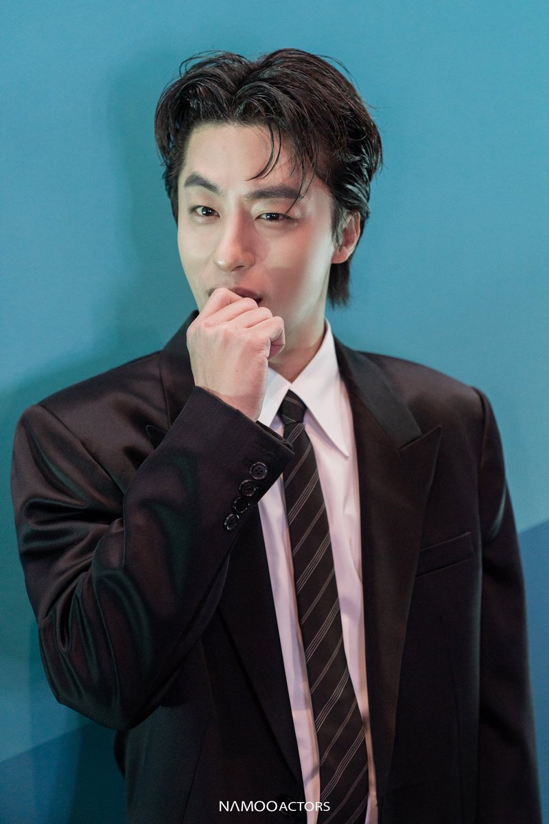 zatboong's tweet image. 정말감사하고
현상이형같다
립밤퍼포때문에한열다섯배쯤