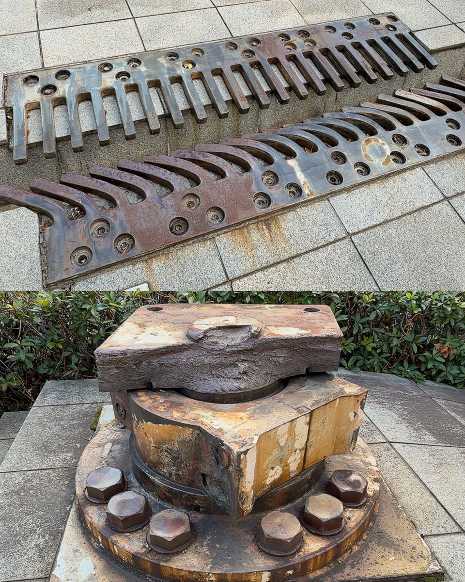 souvenirkobe's tweet image. 阪神淡路大震災から31年
震災遺構のひとつ
浜手バイパスのRC橋脚と伸縮装置と支承

浜手BPは国道2号から
ポートアイランドに通じる高架の自動車専用道路
あの短時間で潰れたり歪んだり…地震のエネルギーは人知を超えたものですね

花時計の近く。一度訪れてみてください
#神戸 #bekobe消しゴムアソビ