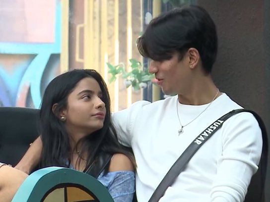 SriniMama1's tweet photo. Story resumes from where it was left 😐😐

#AuroraSinclair &amp; #Tushaar 

#BiggBossTamil9 #BiggBoss9Tamil https://t.co/xsXFPQGVse