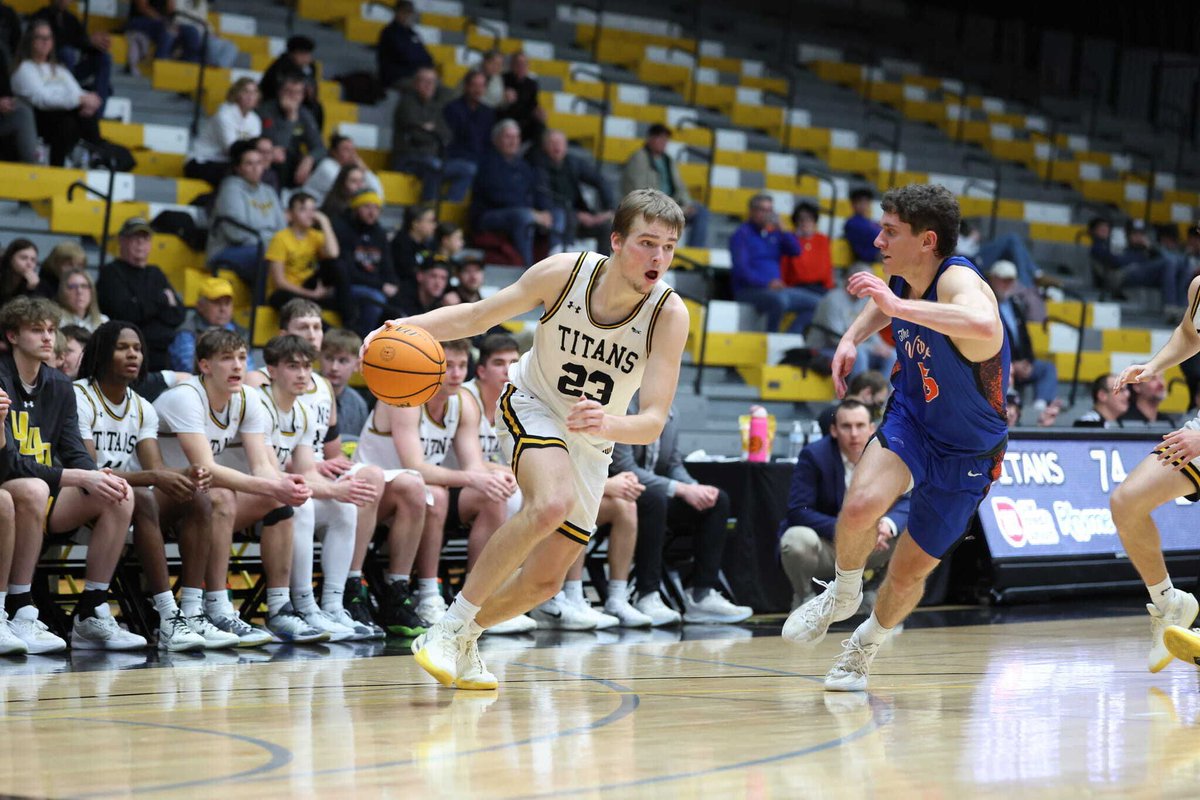 UWOshkoshTitans's tweet image. A Wednesday night victory caps off a great night at Kolf Sports Center 🏀 💛 📸 

Check out all the photos captured at today's game here: buff.ly/JBLqCqq  

#GoldStandard