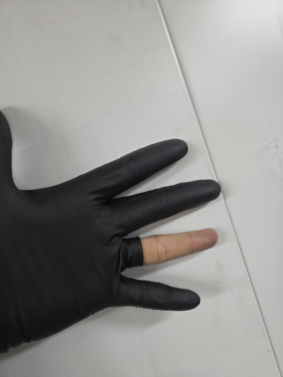 감전 조심해요 일단 절연 장갑이 지켜줌...ㅎ
(혹시 몰라 가림)