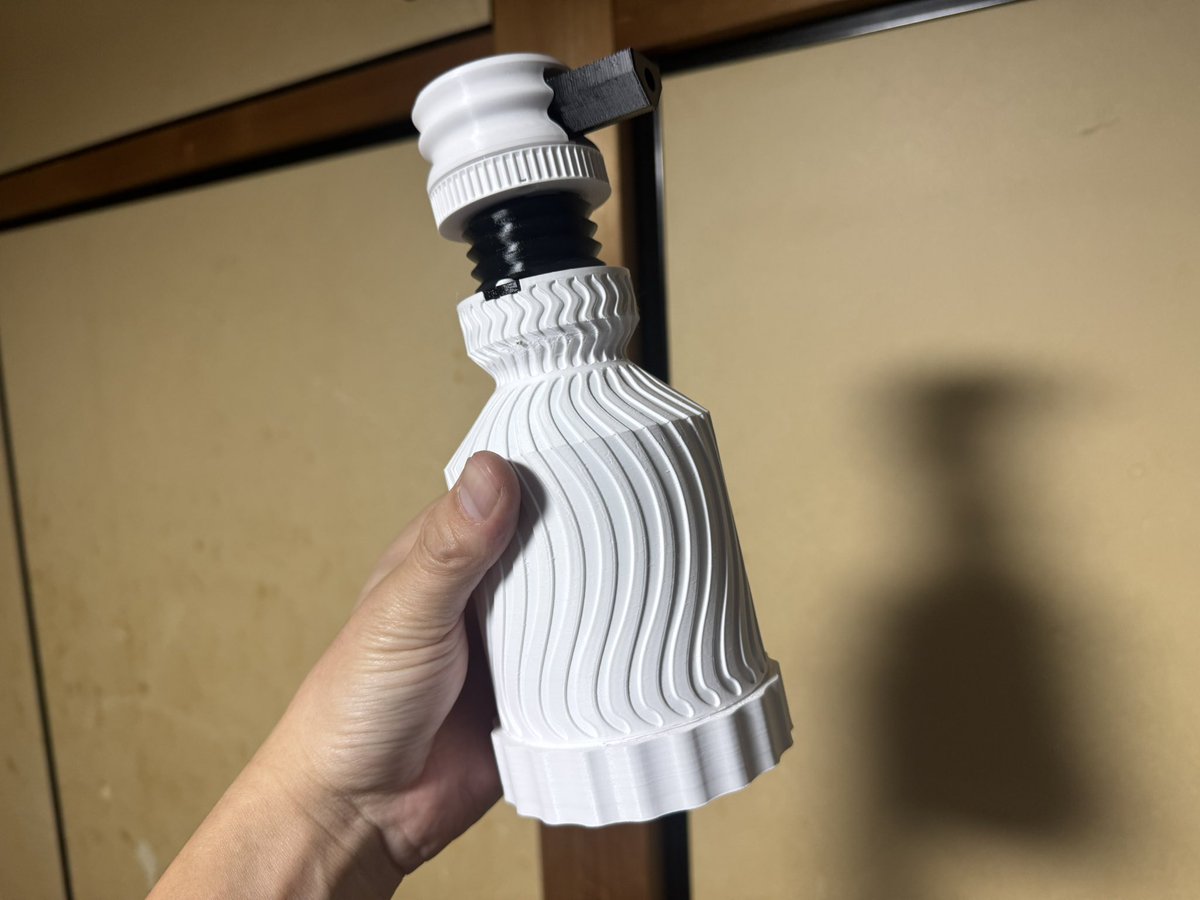 見た目は完璧やったんやけどポンプ機能しなくて残念過ぎたwww

インテリア用になっちゃいますな！w