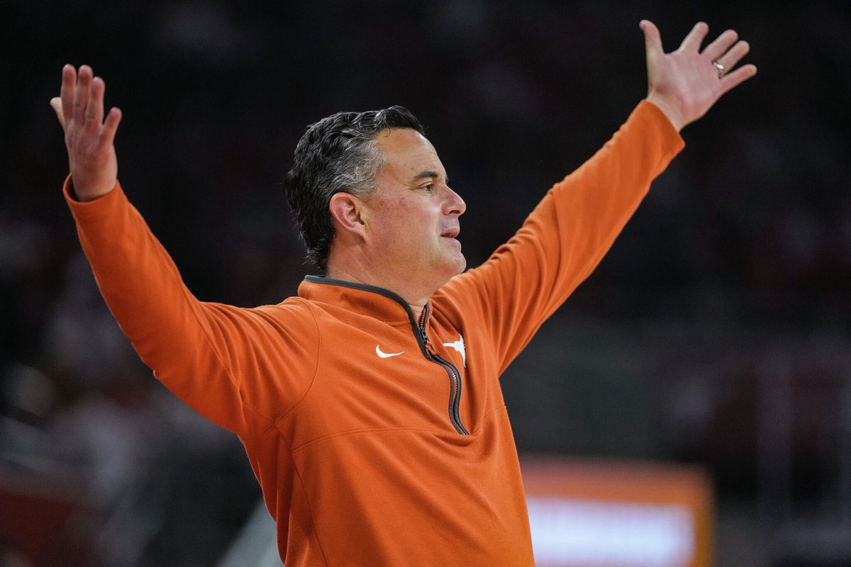 CBKReport's tweet image. Texas’ past two games:

• 16-point win over No. 10 Vanderbilt
• 4-point win at No. 13 Alabama

Welcome to the SEC, Sean Miller 🤘