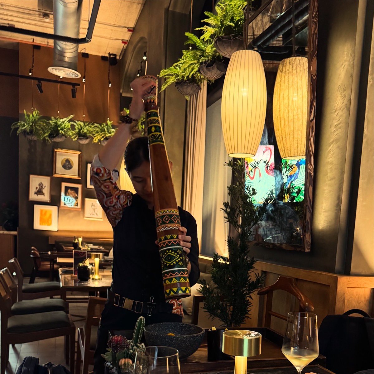 koppunmaak's tweet photo. 持ち込み料2,500Bの店😅(もちろん持ち込んでない)
美味しいセビーチェが食べたくて行ったら5種類もあって、さすが！って感じ。
でも美味しいし、サービスもいいし、広くて素敵なレストランなのに、開店から帰る時まで、最後の方に1人の客が来ただけですっかり貸切状態だったんだけど、、、🥹 https://t.co/g80Fh2CByM