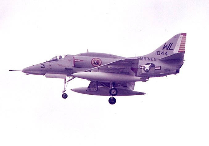 72-01-21  Iwakuni
A-4E  WL-21   151044
92 Struk  off   charge