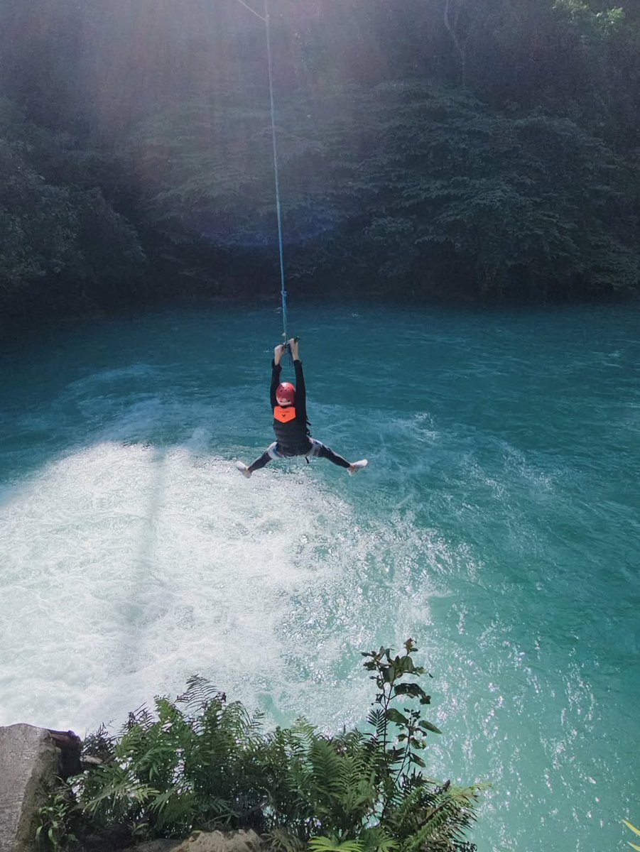 inquirerdotnet's tweet image. HOPE YOU ENJOYED CEBU, WOOKIE! 🇵🇭

LOOK: Super Junior’s Ryeowook shares photos from his Cebu vacation, where he enjoyed fun activities and indulged in Filipino delicacy, lechon.

“I ❤️ Cebu,” his caption reads. | 📷: Ryeowook/Instagram

For more K-pop stories, visit…