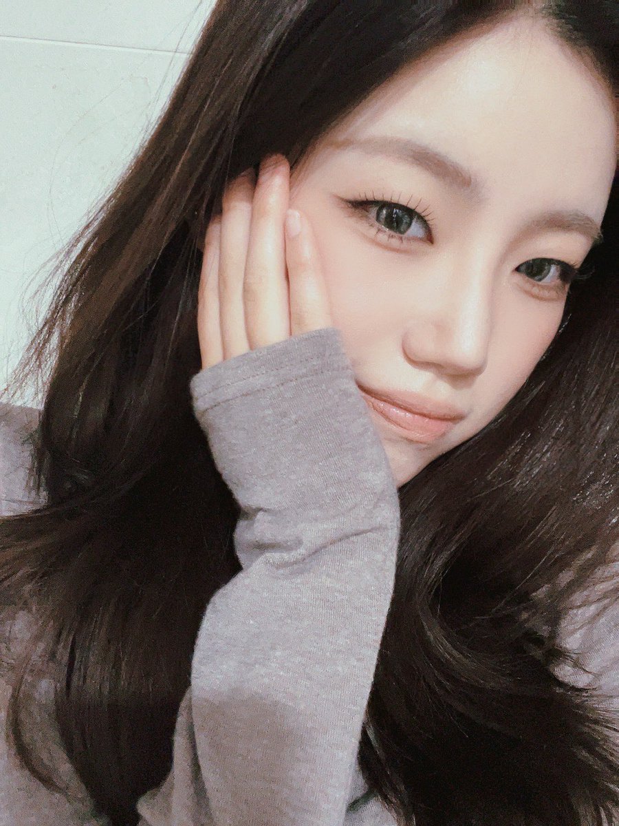 zzAngbin2's tweet photo. 존나이쁘네진짜 https://t.co/aXZ1hvF9Io