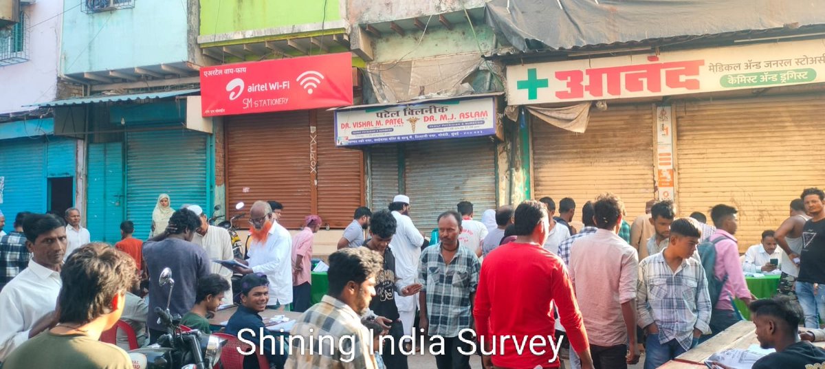 HRITHIKSAINI1's tweet image. Voting for the Brihanmumbai Municipal Corporation (BMC) elections is underway in Mumbai today. crowds of voters have been seen in many areas since morning.
The enthusiasm among voters is clearly visible.
#BMCElections #MumbaiVotes #DemocracyInAction #BMCElection2026 #BMC