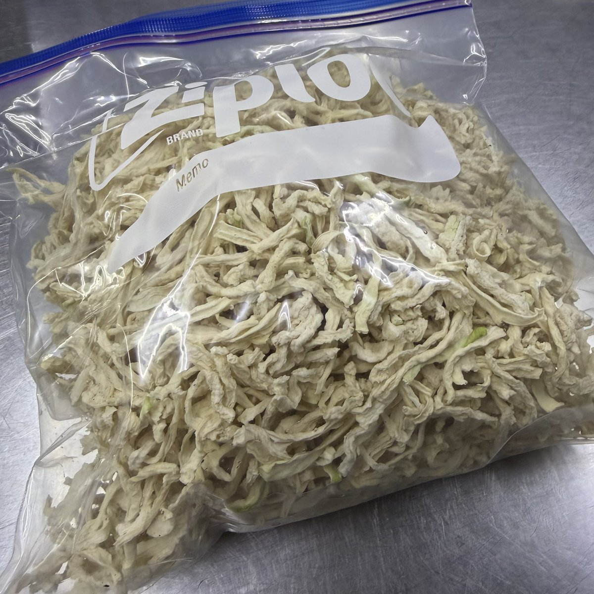 信じられるかい？大きい大根5本も干したのに出来上がりワンパケにしかならんの事を