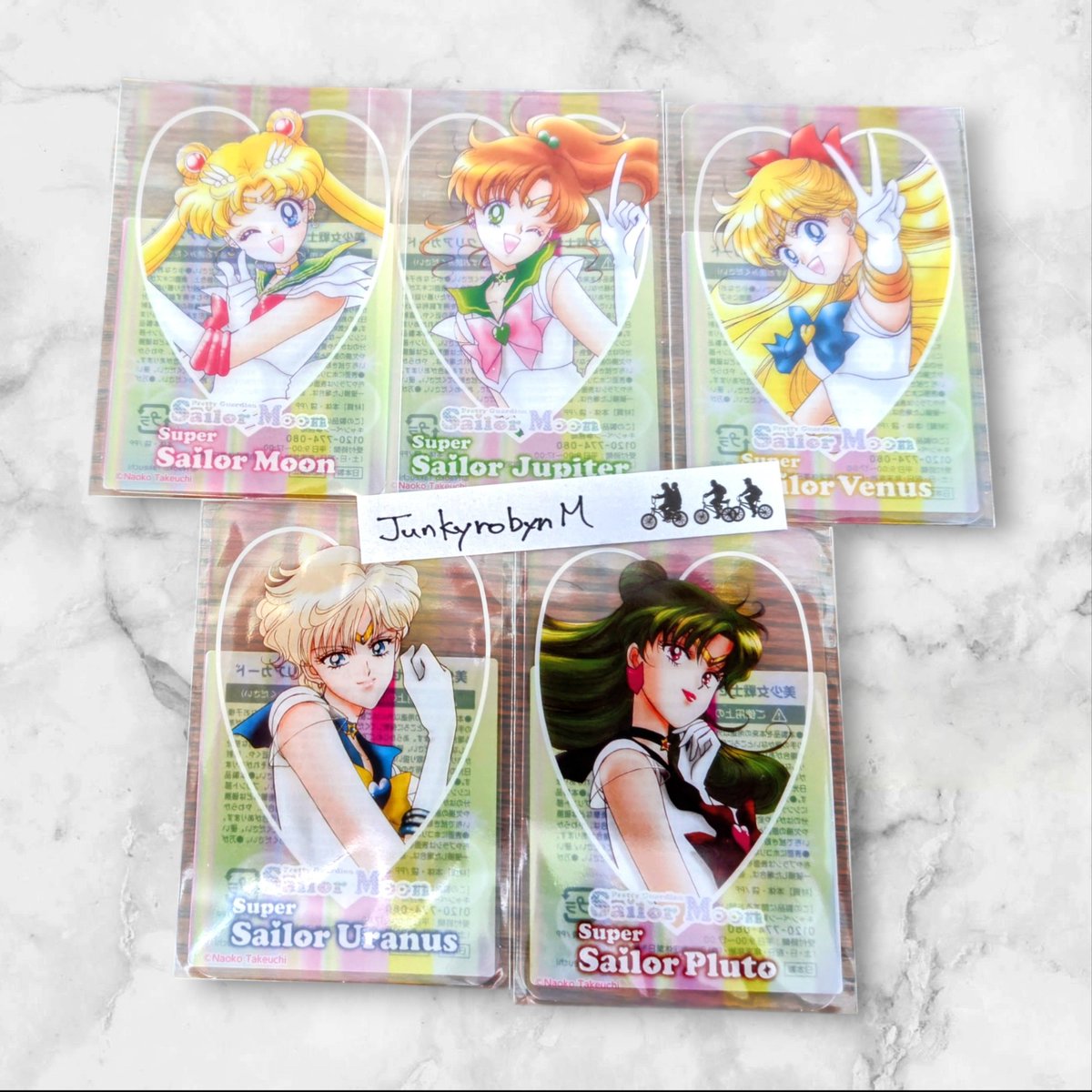 JunkyrobynM's tweet photo. 【交換】明治 セーラームーン クリアカード

譲: ムーン、ジュピター、ヴィーナス、ウラヌス、プルート
求: ちびうさ、マーキュリー、マーズ、ネプチューン、サターン

コンプ目的ですので、まとめての交換の方を優先させていただきます。郵送交換希望。

難しいとは思いますが宜しくお願いします。 https://t.co/dr2u5W2MYA