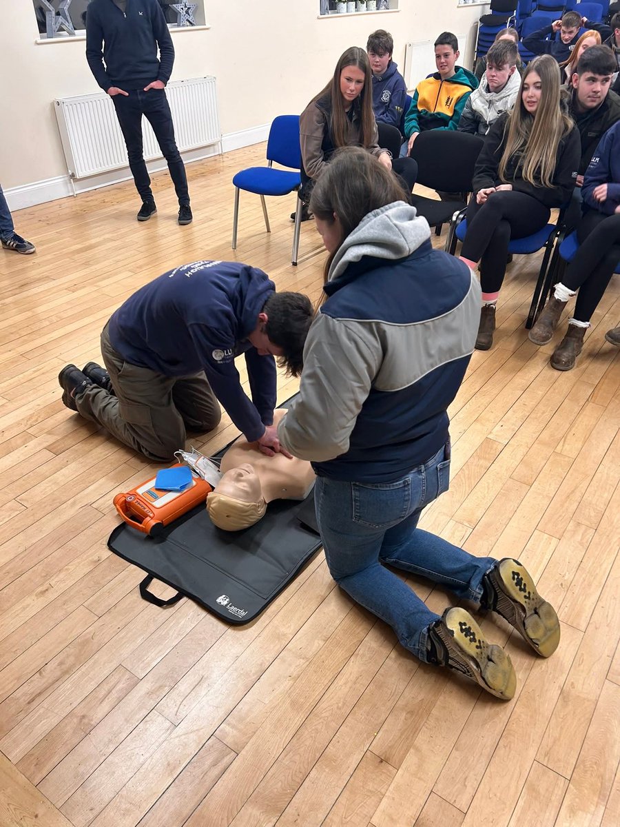 NWAmb_CREO's tweet photo. A great CPR/AED awareness session with around  30 young farmers in Winmarleigh on Monday late evening.
Was a great sucess, lots of good interaction and further training for potential train-the-trainer. 
@MarkEvans1208
@NWAmbulance
@NWAmbCharity
#CPRsaveslifes 
#chainofsurvival https://t.co/H09smW15ZJ