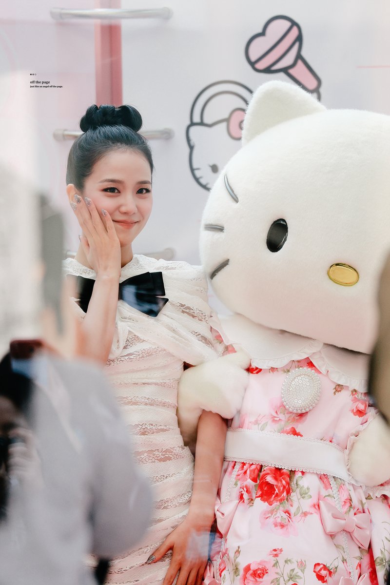 Off the Page🫨💓 tweet media