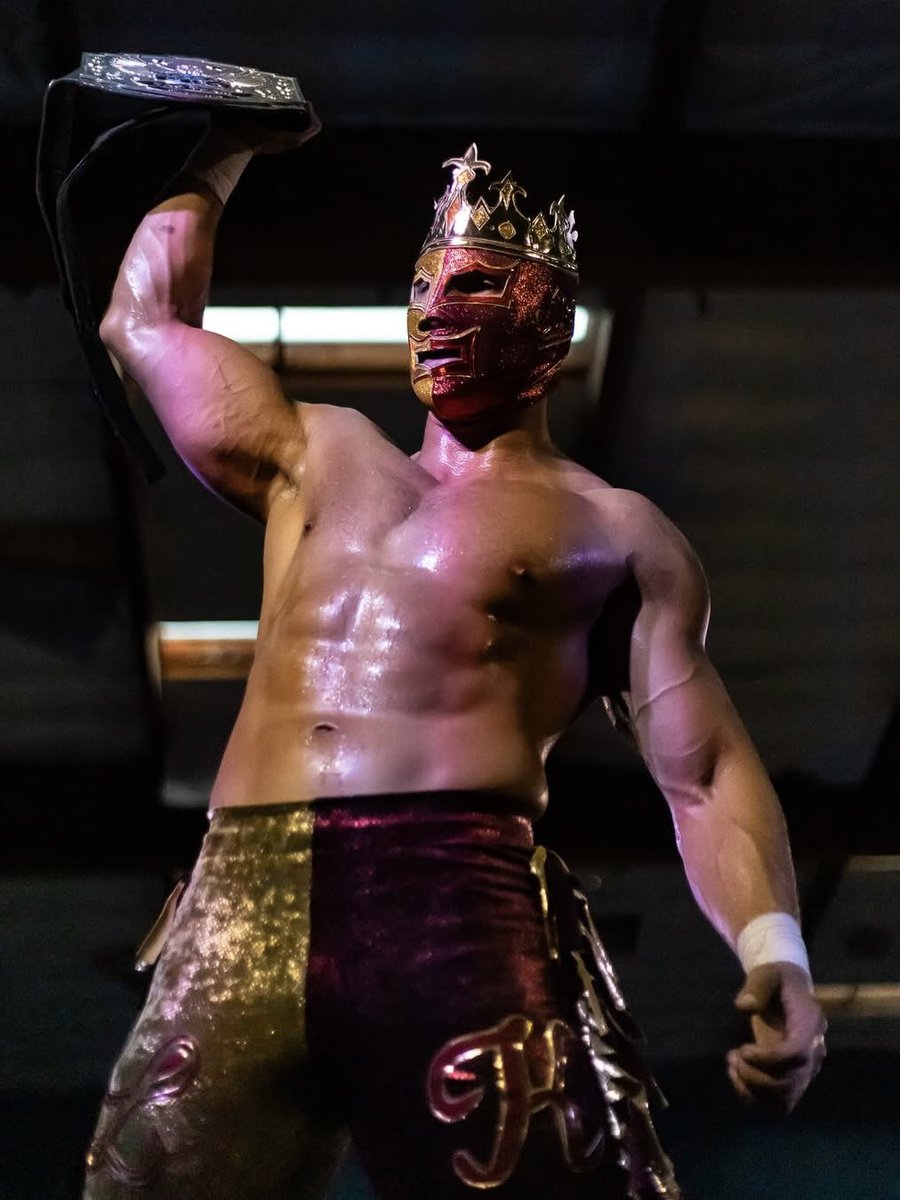 ungodlyrollins's tweet image. #ElRey 👑