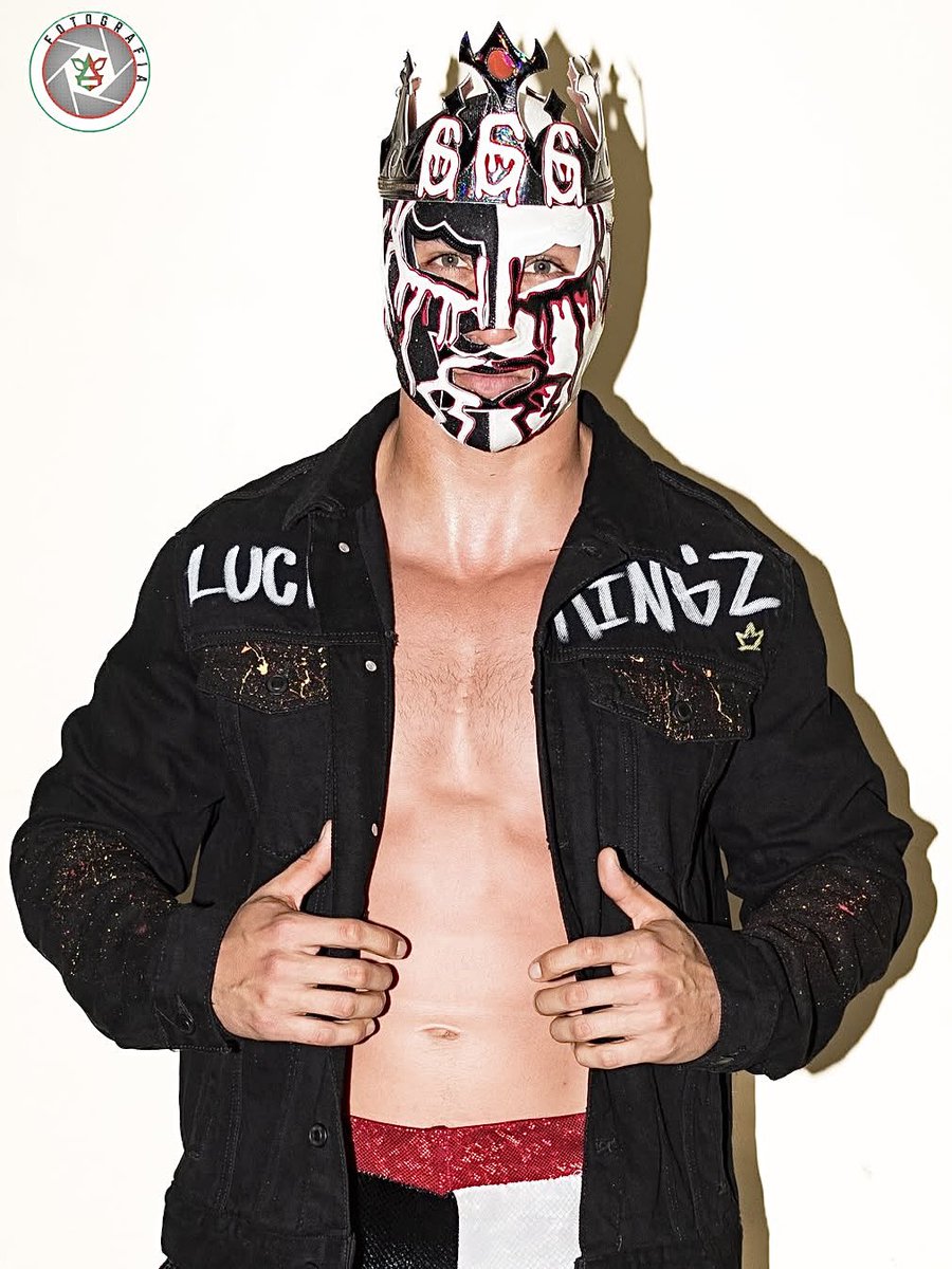 ungodlyrollins's tweet image. #ElRey 👑