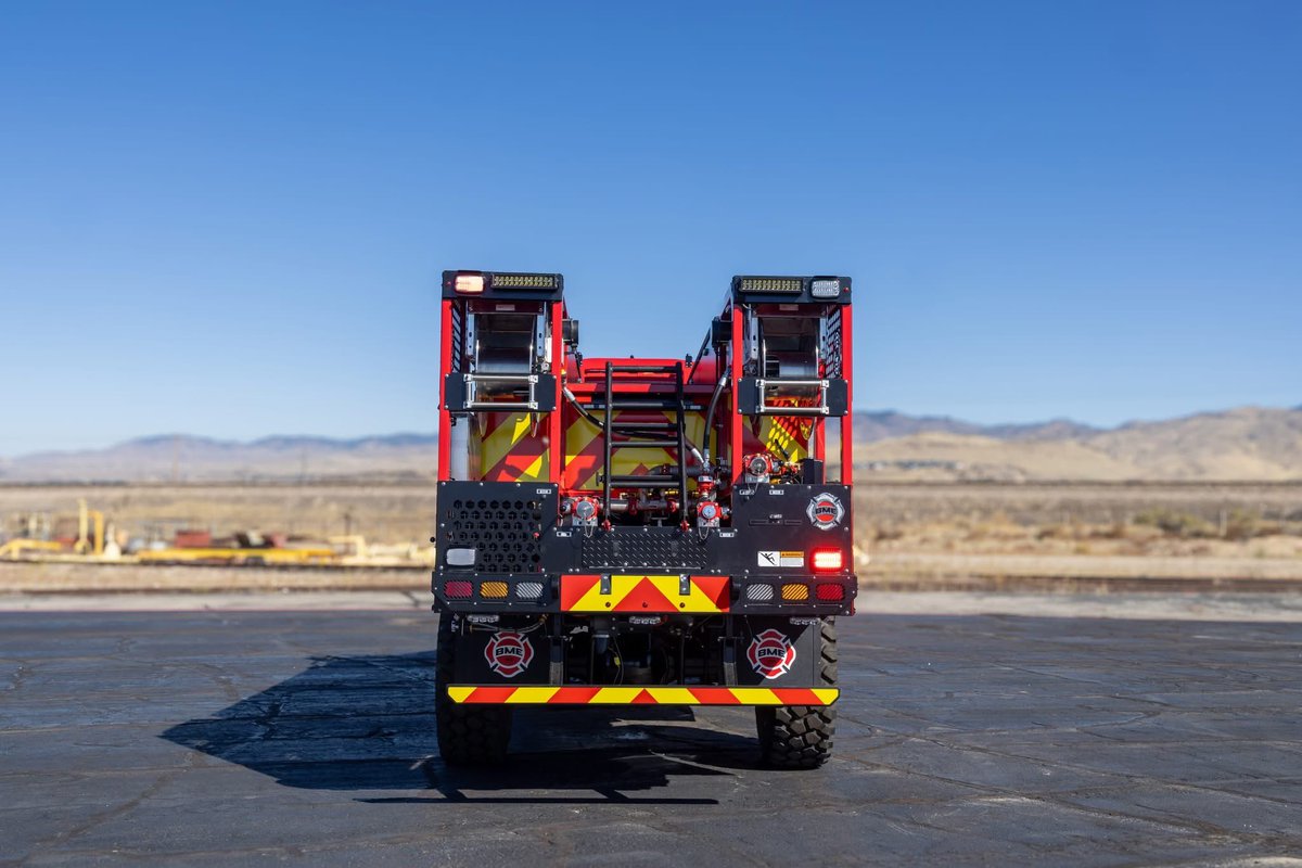 #jeudibestioles
Direction les 🇺🇸 avec ce  superbe Mammoth Xtreme Tactical Tender des 🧑🏻‍🚒Volunteer Fire and Rescue à <a href="/Sutherlin/">Michael</a>, 
Châssis International  HV507
Équipement <a href="/BMEFire/">BME Fire Trucks</a> 
Motopompe #godiva 1500/ 20
Cuve 5000l💦 et canon #ackron