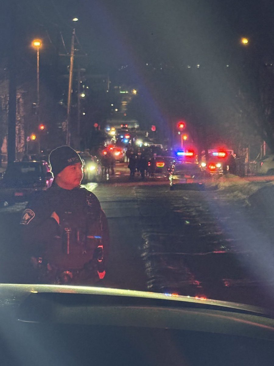 BasedIsopod's tweet image. A Venezuelan national in Minneapolis was shot by an ICE agent after swinging a shovel at officers as they approached him; he survived and is in custody.