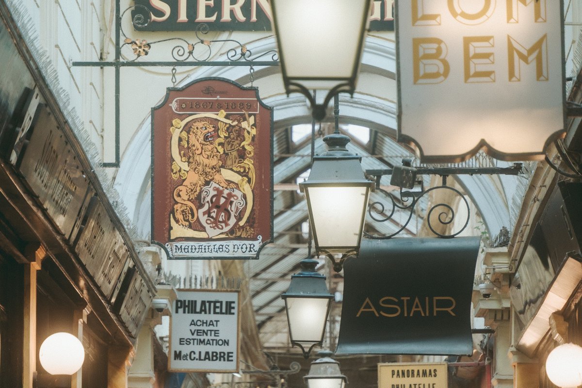 yuriponzuu's tweet image. 冒険心をくすぐられる、パリのパサージュ