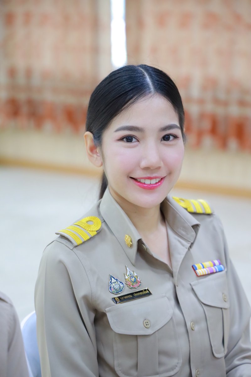 OHO1042037's tweet photo. #ยิ้มบางๆพอจะทำให้เธอใจบางไปด้ป่ะเพื่อนค่ะพี่😘😘
#ปากแดงหน่อยน่ะวันนี้ก็เรามันแซ่บ🤣🤣 https://t.co/dwSrR3kwmB