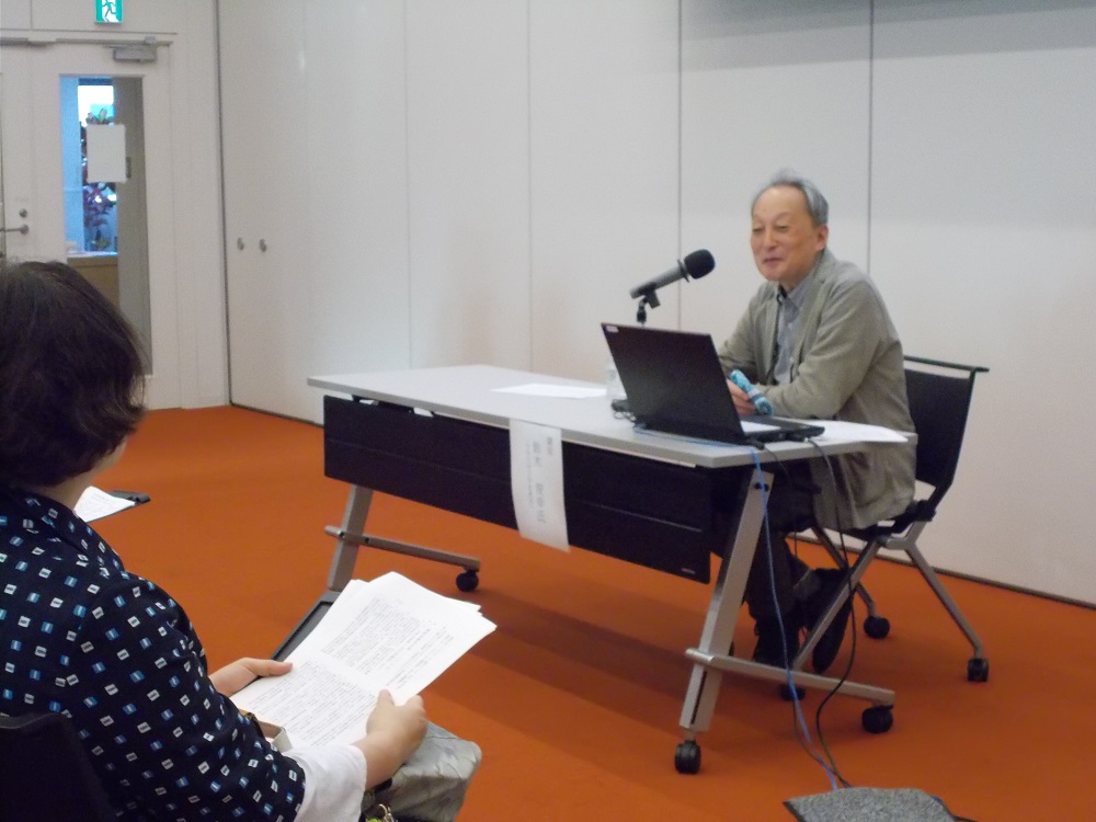 【講演「蔦屋重三郎の仕事と江戸時代の書籍文化」を開催しました】
11月１日（土曜日）、企画展示に併せ、鈴木俊幸先生にお話いただきました。「司書の出番」で詳しくレポートしています。
klnet.pref.kanagawa.jp/publications/p…
展示（３月11日まで）
klnet.pref.kanagawa.jp/yokohama/new-i…
（横浜）#べらぼう #神奈川県立図書館
