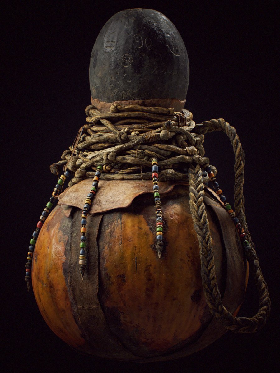 Hope you're not all bored of this one yet! Mix of renders from Marmoset and Blender Cycles. Texturing this in Substance Painter was an absolute pleasure! I'm finalizing this asset within two weeks (including presentation), so hopefully it'll be out by then! #b3d